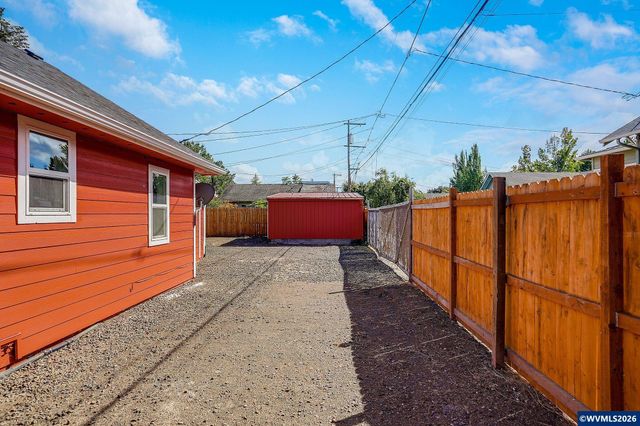 856 Highland Av NE, Salem, OR 97301