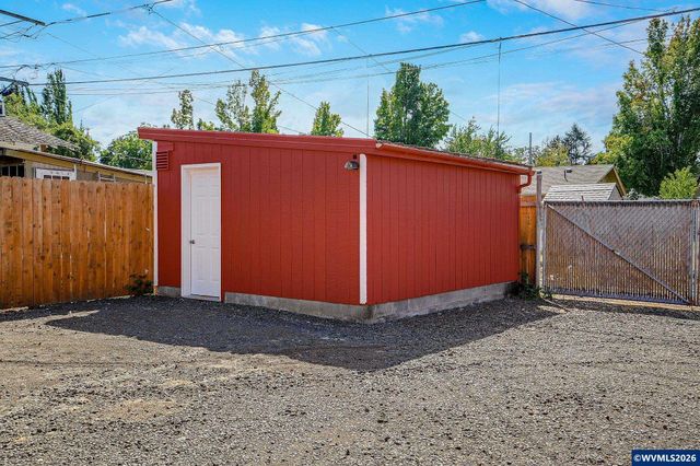 856 Highland Av NE, Salem, OR 97301