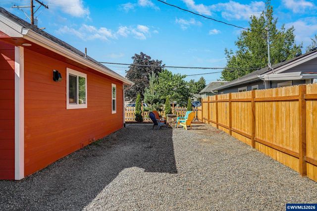 856 Highland Av NE, Salem, OR 97301