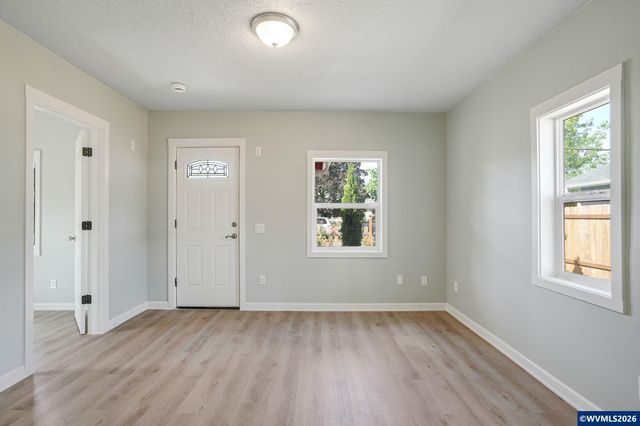 856 Highland Av NE, Salem, OR 97301