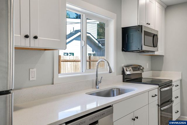 856 Highland Av NE, Salem, OR 97301