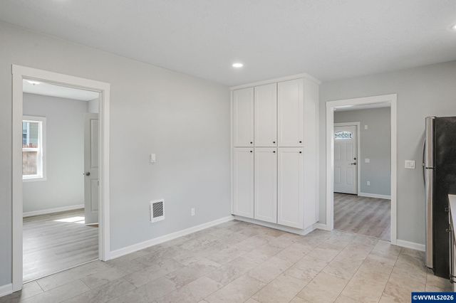 856 Highland Av NE, Salem, OR 97301