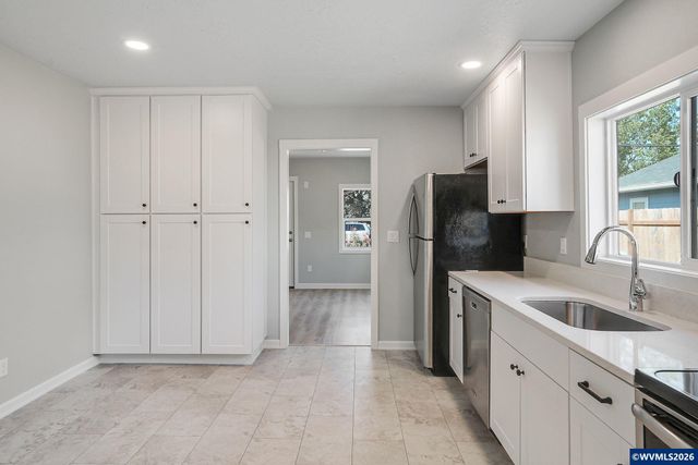 856 Highland Av NE, Salem, OR 97301