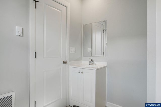 856 Highland Av NE, Salem, OR 97301