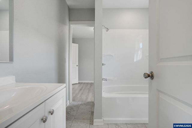 856 Highland Av NE, Salem, OR 97301