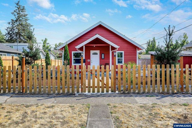 856 Highland Av NE, Salem, OR 97301