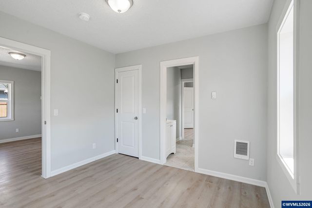 856 Highland Av NE, Salem, OR 97301