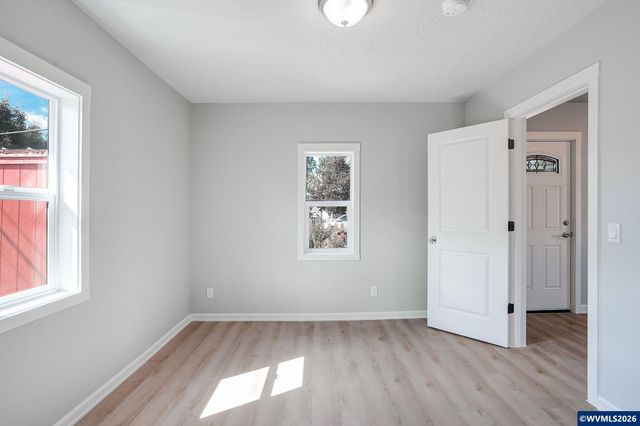 856 Highland Av NE, Salem, OR 97301