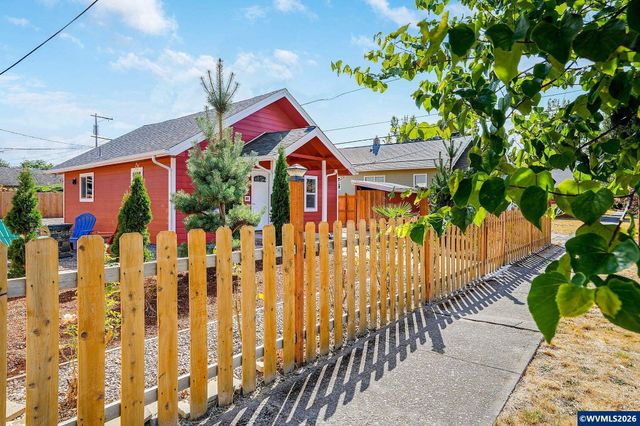 856 Highland Av NE, Salem, OR 97301