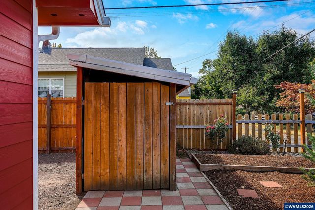 856 Highland Av NE, Salem, OR 97301