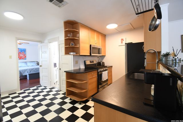 210 Mission St, San Antonio, TX 78210