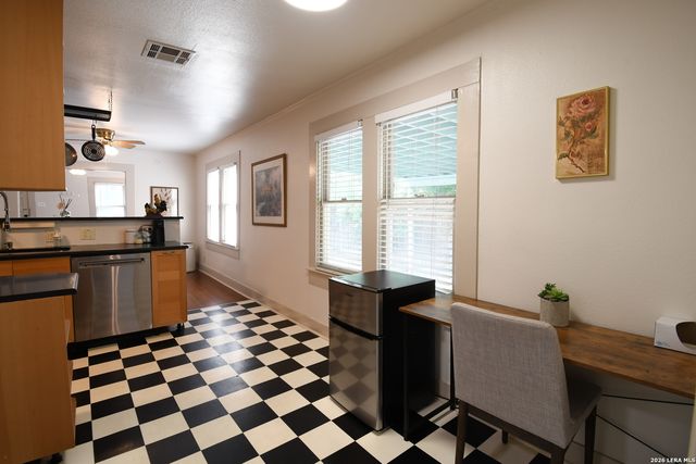 210 Mission St, San Antonio, TX 78210