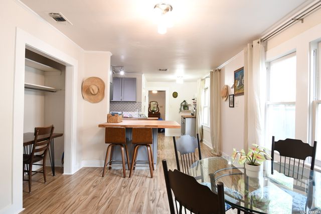 210 Mission St, San Antonio, TX 78210