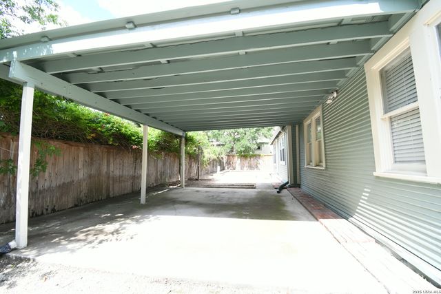 210 Mission St, San Antonio, TX 78210