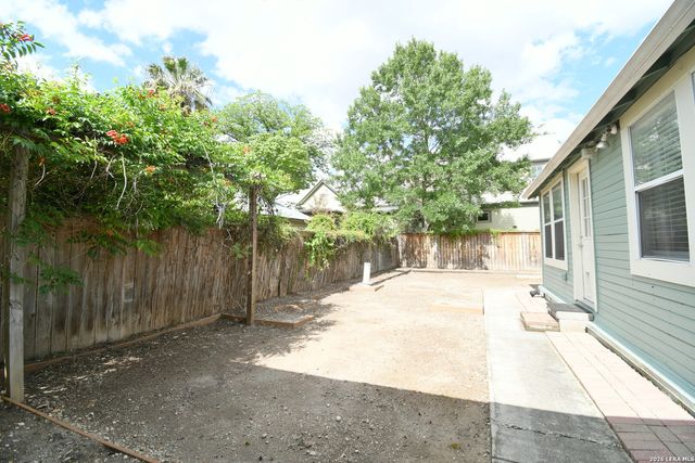 210 Mission St, San Antonio, TX 78210