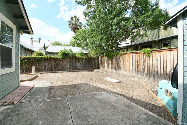 210 Mission St, San Antonio, TX 78210