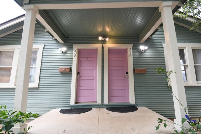 210 Mission St, San Antonio, TX 78210