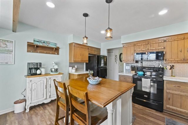 816 Magnolia DRIVE, Waukesha, WI 53188