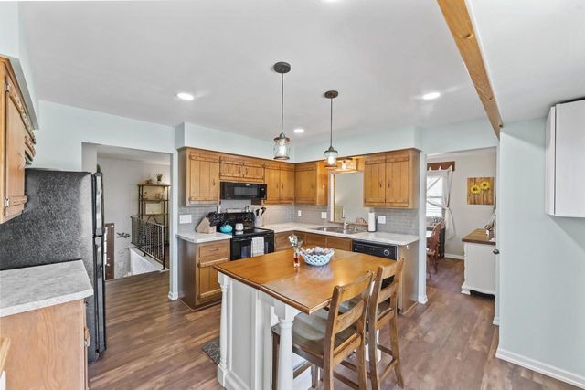816 Magnolia DRIVE, Waukesha, WI 53188
