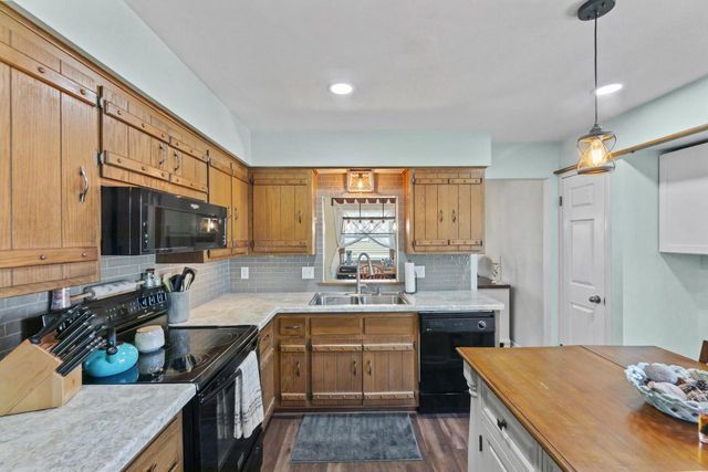 816 Magnolia DRIVE, Waukesha, WI 53188