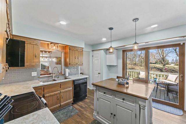 816 Magnolia DRIVE, Waukesha, WI 53188