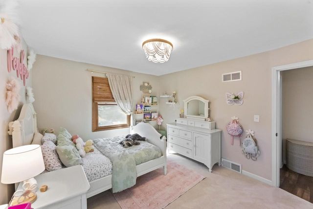 816 Magnolia DRIVE, Waukesha, WI 53188