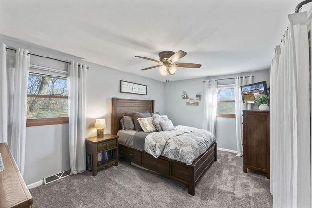 816 Magnolia DRIVE, Waukesha, WI 53188