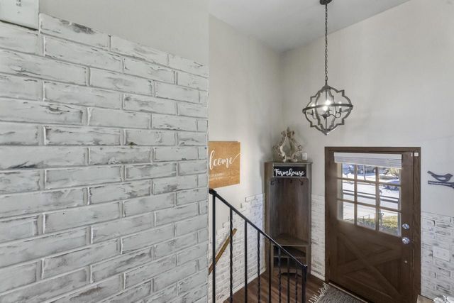 816 Magnolia DRIVE, Waukesha, WI 53188