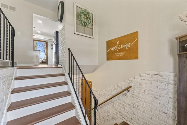 816 Magnolia DRIVE, Waukesha, WI 53188