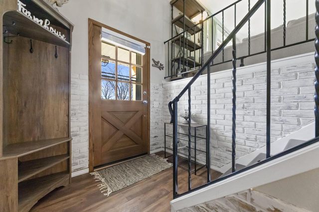 816 Magnolia DRIVE, Waukesha, WI 53188