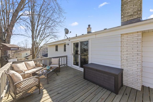 816 Magnolia DRIVE, Waukesha, WI 53188