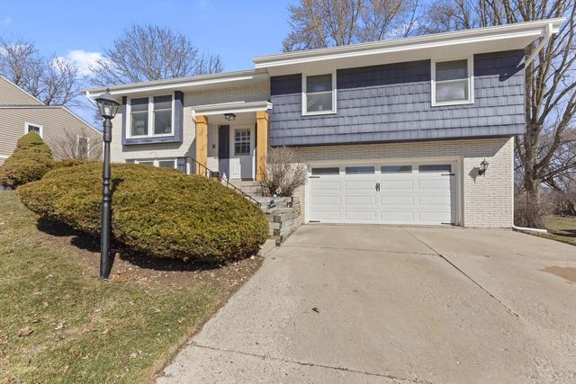 816 Magnolia DRIVE, Waukesha, WI 53188