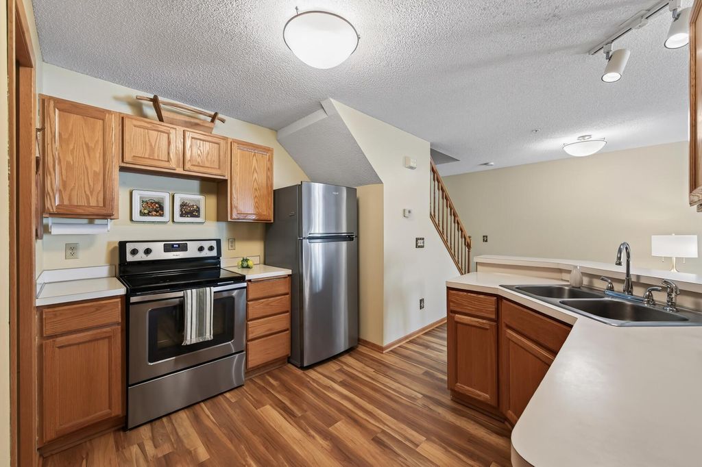 493 Marshland Trail, Chanhassen, MN 55317 — photo 4