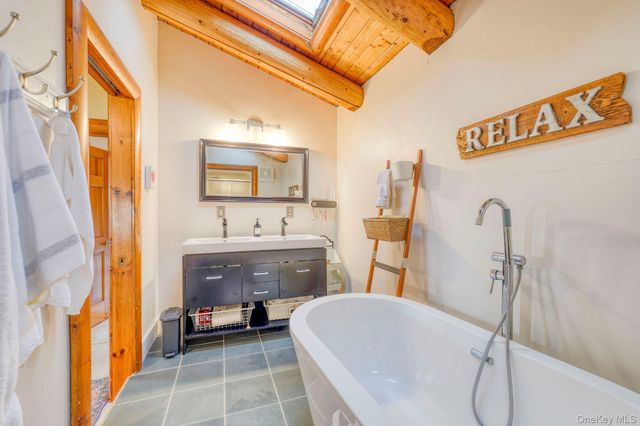 44 Cedar Pond Lane, Chester, NY 10918