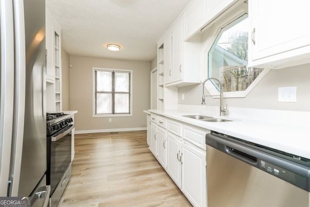 4173 Woodcrest Drive, Powder Springs, GA 30127