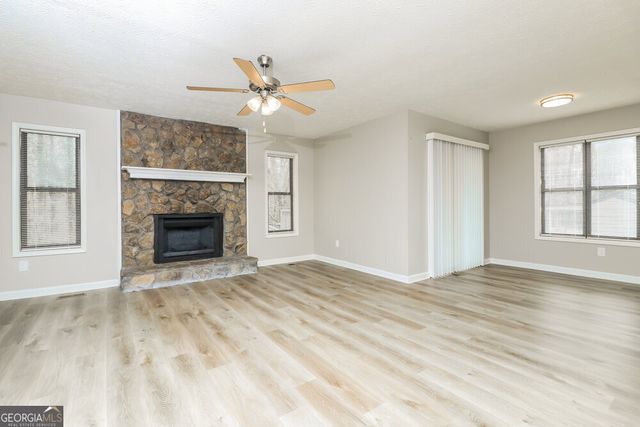 4173 Woodcrest Drive, Powder Springs, GA 30127