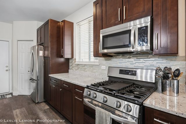 27 Freesia Drive 399, Romeoville, IL 60446