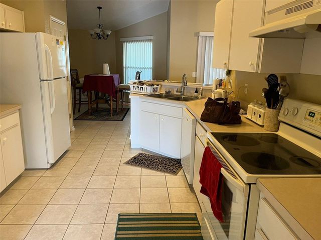 3549 MANOR LOOP, Lakeland, FL 33810