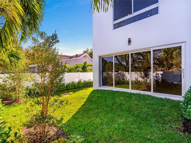 1421 SW 24th Ct 1, Fort Lauderdale, FL 33315