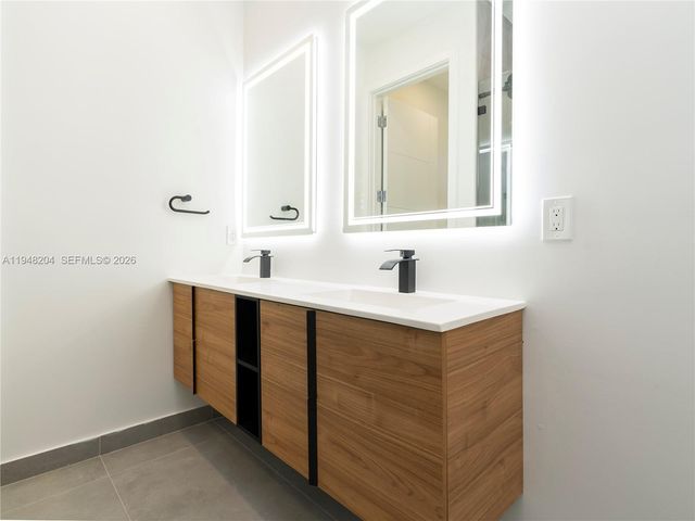 1421 SW 24th Ct 1, Fort Lauderdale, FL 33315