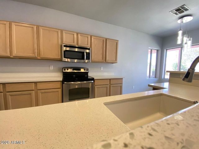 3358 E WICKIEUP Lane, Phoenix, AZ 85050
