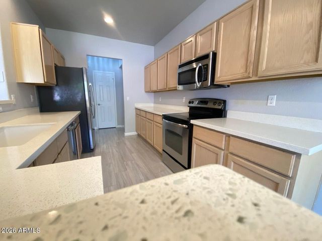 3358 E WICKIEUP Lane, Phoenix, AZ 85050