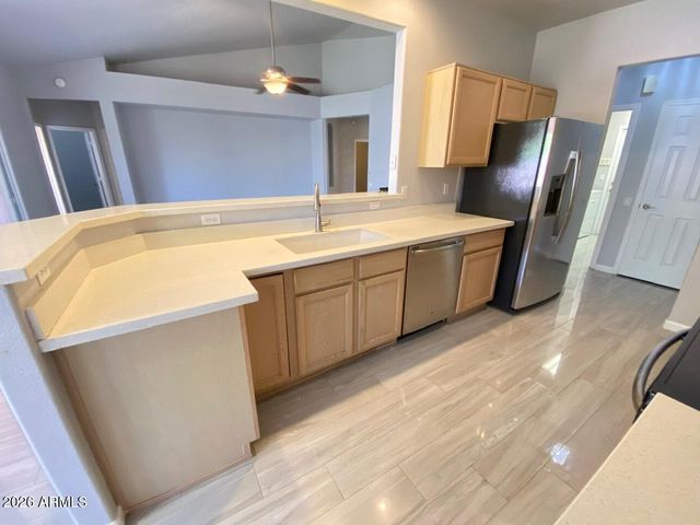 3358 E WICKIEUP Lane, Phoenix, AZ 85050