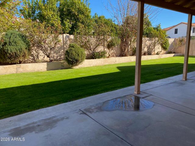 3358 E WICKIEUP Lane, Phoenix, AZ 85050