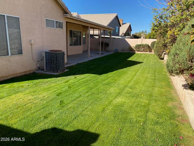 3358 E WICKIEUP Lane, Phoenix, AZ 85050