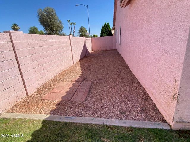 3358 E WICKIEUP Lane, Phoenix, AZ 85050