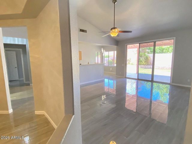 3358 E WICKIEUP Lane, Phoenix, AZ 85050