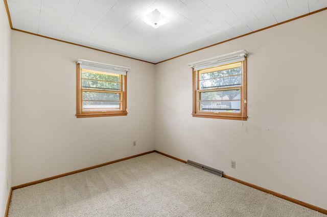 845 Spencer Street S, Shakopee, MN 55379