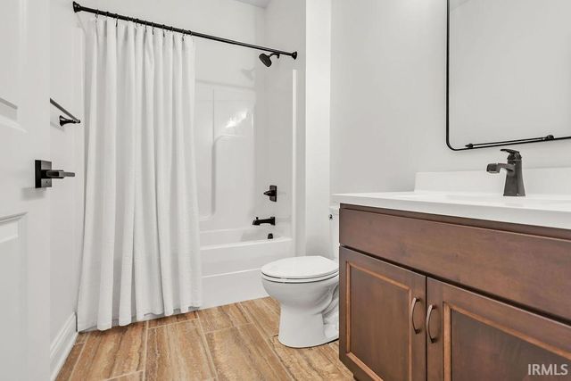 3782 E Regents Court, Bloomington, IN 47401