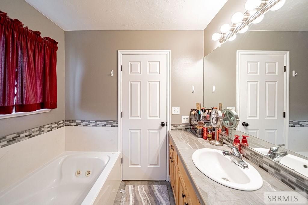 Image 23 of property listing at 4 N 3700 E, Rigby, ID 83442